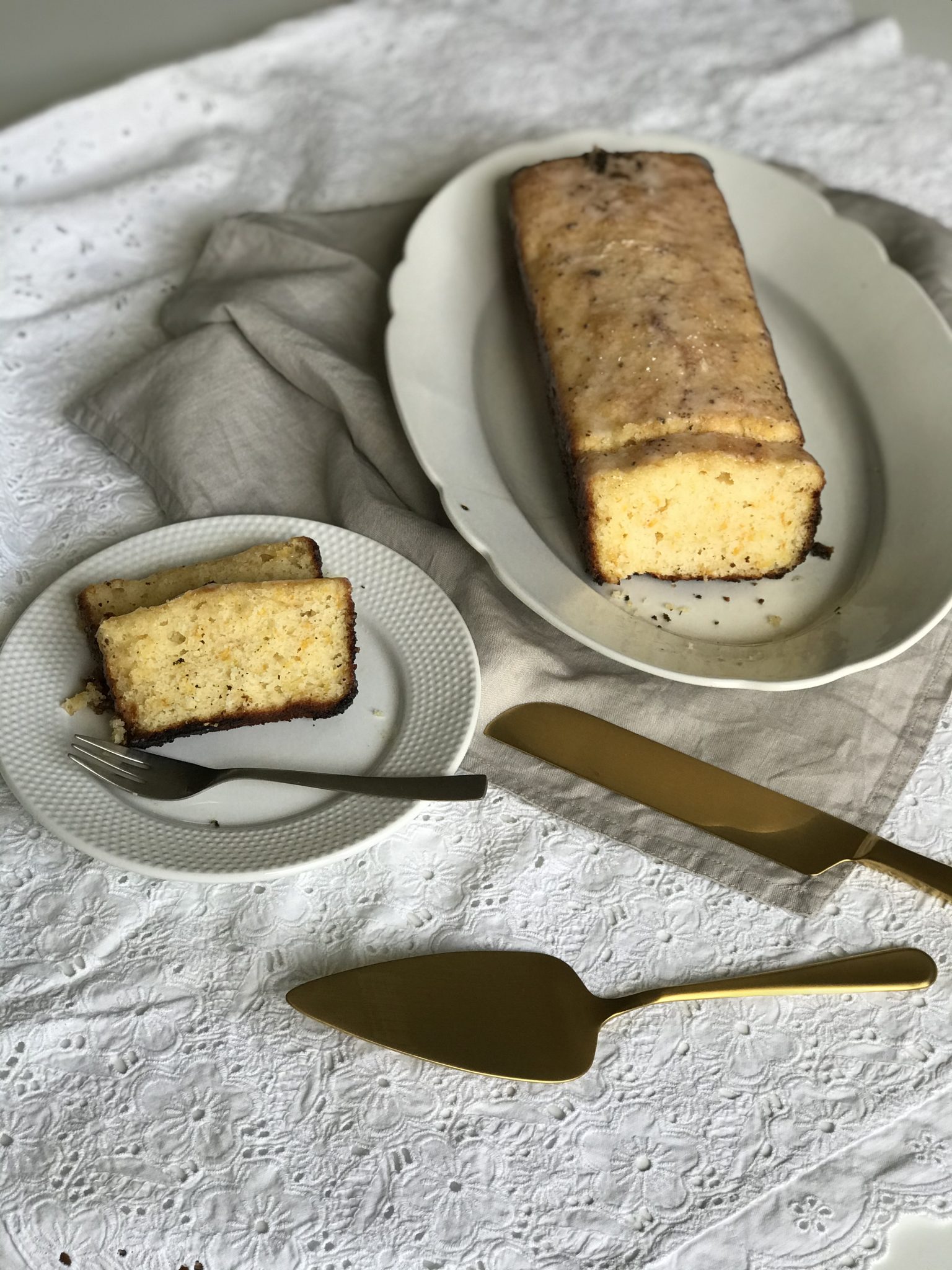 Rezept: Saftiger Zucchinikuchen mit Zitrone – The Golden Kitz